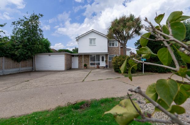Ferndale Crescent, Canvey Island, SS8
